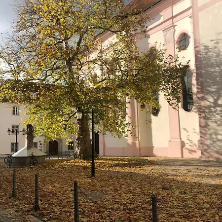 Gaestehaus An Der Frauenkirche Zentral Mit Parkplatz 아파트