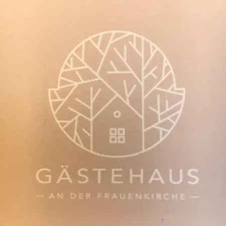 Appartamento Gaestehaus An Der Frauenkirche Zentral Mit Parkplatz